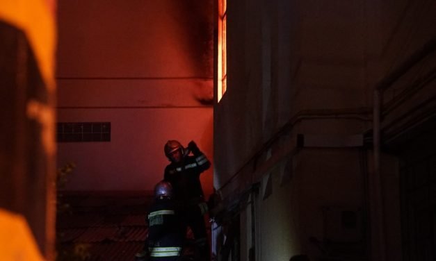 INCENDIO DE MAGNITUD EN SOPOCACHI FUE SOFOCADO POR BOMBEROS Y VECINOS