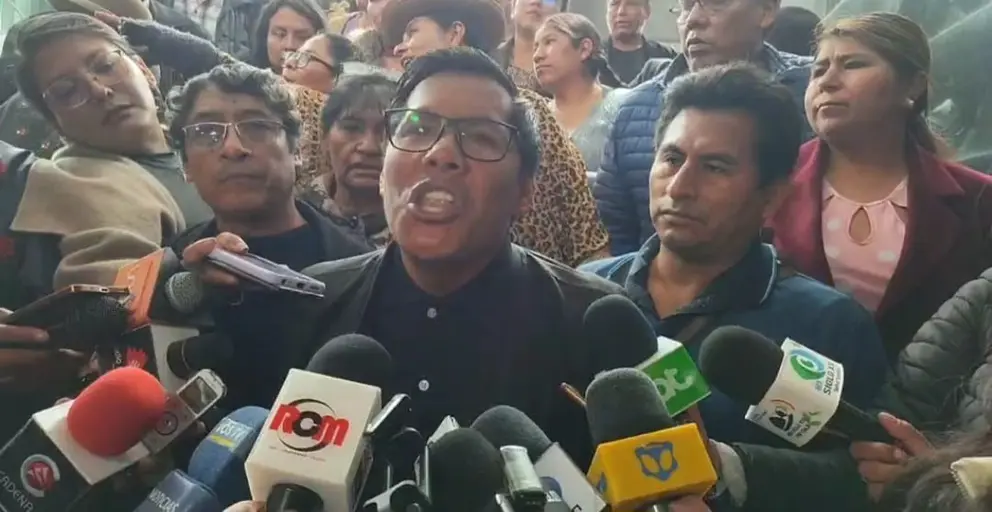 ‘EVISMO’ LLAMA A ‘TOMAR’ LOS AEROPUERTOS Y APUNTA A ARCE