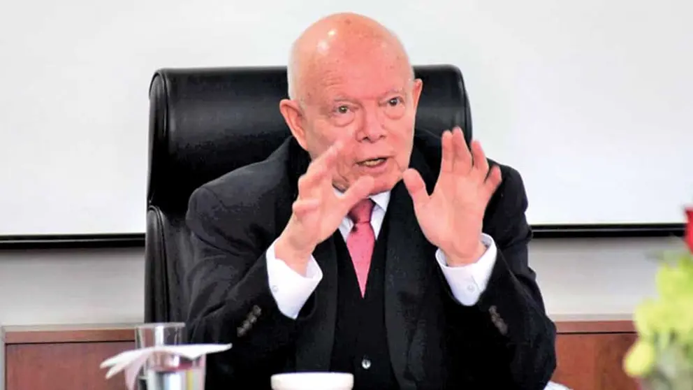 ÓSCAR HASSENTEUFEL AMPLÍA SU BAJA MÉDICA POR TRES DÍAS  MÁS EN EL TSE