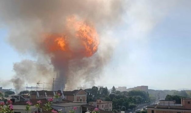 27 PERSONAS RESULTARON HERIDAS POR UNA GRAN EXPLOSIÓN EN UNA GASOLINERA EN ROMA