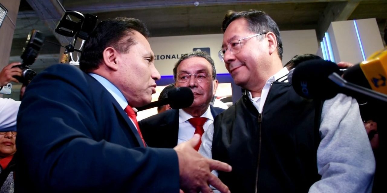 EL PRESIDENTE LUIS ARCE FELICITA A IMPUESTOS POR LA IMPLEMENTACIÓN DEL SIAT EN LÍNEA 