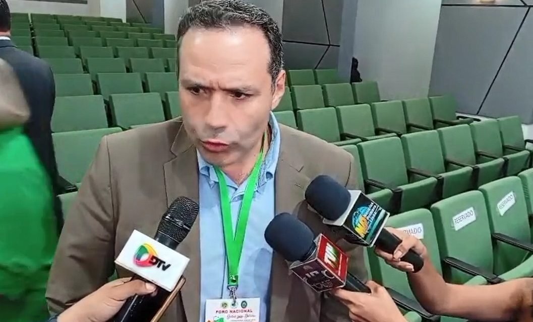 “SE OBRARON EN LA SALUD» DICE ZAMBRANA A CANDIDATOS QUE NO ASISTIERON AL FORO