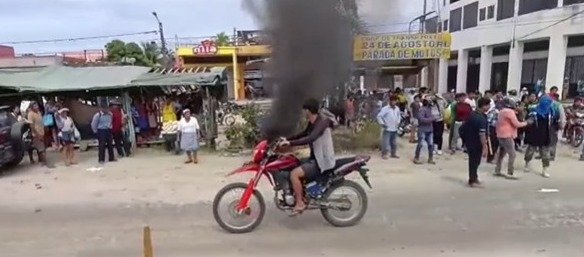 ENFRENTAMIENTOS ENTRE SEGUIDORES DE EVO Y ANDRÓNICO EN YAPACANÍ