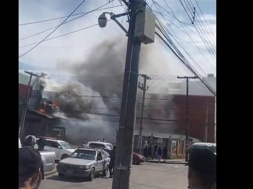 INCENDIO EN LA COCINA DE UN RESTAURANTE DE POLLOS EN LA ZONA DE LOS POZOS