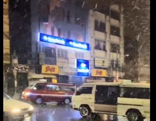 INTENSA NEVADA SE REGISTRO EN LAS CIUDADES DE LA PAZ Y EL ALTO