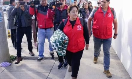 RUTH NINA SE PRESENTA ANTE LA FISCALÍA PARA DECLARAR