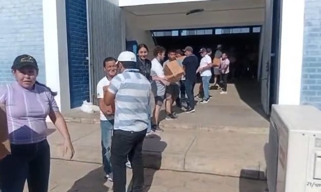 LLEGAN PAPELETAS ELECTORALES A SANTA CRUZ