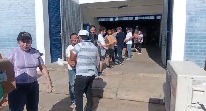 LLEGAN PAPELETAS ELECTORALES A SANTA CRUZ