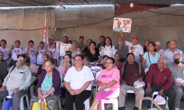 PATRICIA ARANCIBIA, CANDIDATA POR LIBRE, VISITÓ A ADULTOS MAYORES DEL BARRIO JARDINES