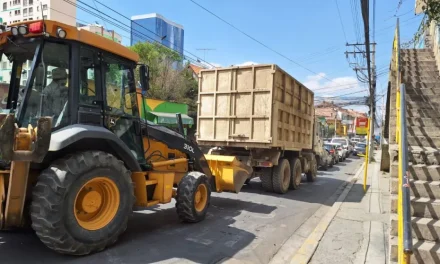 FALTA DE DIÉSEL PROVOCA FILAS EN SURTIDORES Y RECLAMOS EN TERMINALES TERRESTRES DEL EJE DEL PAÍS