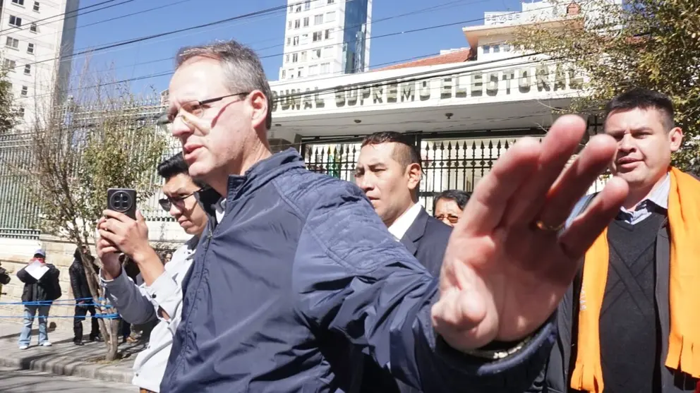 EL TSE INHABILITA A JAIME DUNN