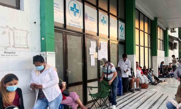 PACIENTES SIN ATENCIÓN TODA LAS SEMANA POR PARO DE SALUD