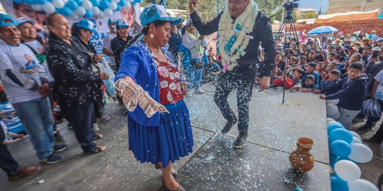 JHONNY FERNÁNDEZ LLEGÓ AL TRÓPICO DE COCHABAMBA PARA HACER CAMPAÑA POLÍTICA
