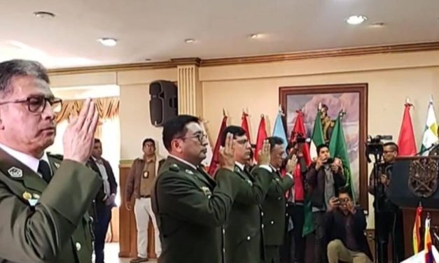 CAMBIAN A DIRECTOR DE LA FELCN Y A TRES COMANDANTES POLICIALES