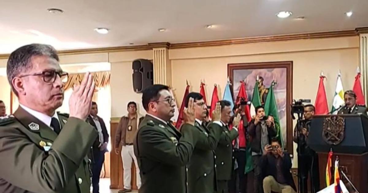 CAMBIAN A DIRECTOR DE LA FELCN Y A TRES COMANDANTES POLICIALES