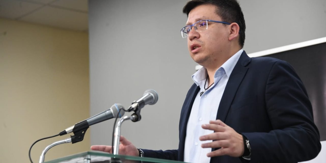 NIVEL DE LA DEUDA EXTERNA NO ES UN PROBLEMA PARA LA ECONOMÍA BOLIVIANA