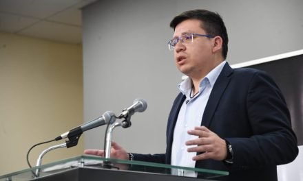 NIVEL DE LA DEUDA EXTERNA NO ES UN PROBLEMA PARA LA ECONOMÍA BOLIVIANA