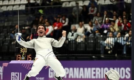 ¡HISTÓRICO! ESTEBAN MAYER CONSIGUIÓ LA PRIMERA MEDALLA DE ORO EN ESGRIMA PARA BOLIVIA