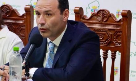 CÍVICO LLAMA “COBARDE” A REYES VILLA POR NO ASISTIR A REUNIÓN