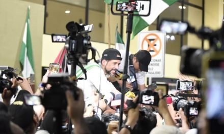 SANTA CRUZ: MULTITUDINARIO RECIBIMIENTO A LUIS FERNANDO CAMACHO