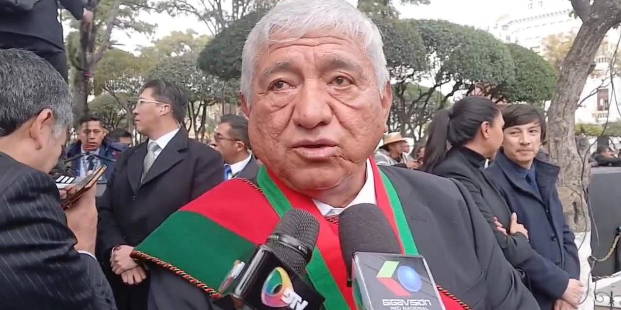 EL ALCALDE PACEÑO, IVÁN ARIAS, Envía MENSAJE POR EL BICENTENARIO