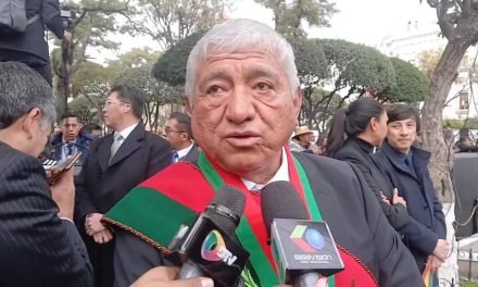 EL ALCALDE PACEÑO, IVÁN ARIAS, Envía MENSAJE POR EL BICENTENARIO