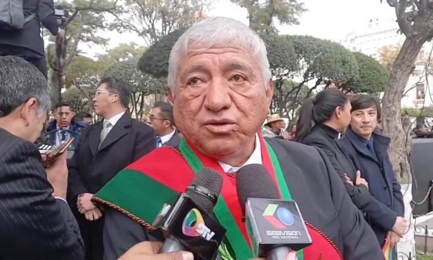 EL ALCALDE PACEÑO, IVÁN ARIAS, Envía MENSAJE POR EL BICENTENARIO