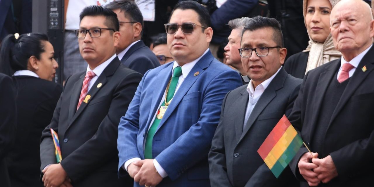 EL FISCAL GENERAL CONMEMORA EL BICENTENARIO DE BOLIVIA EN LA CAPITAL