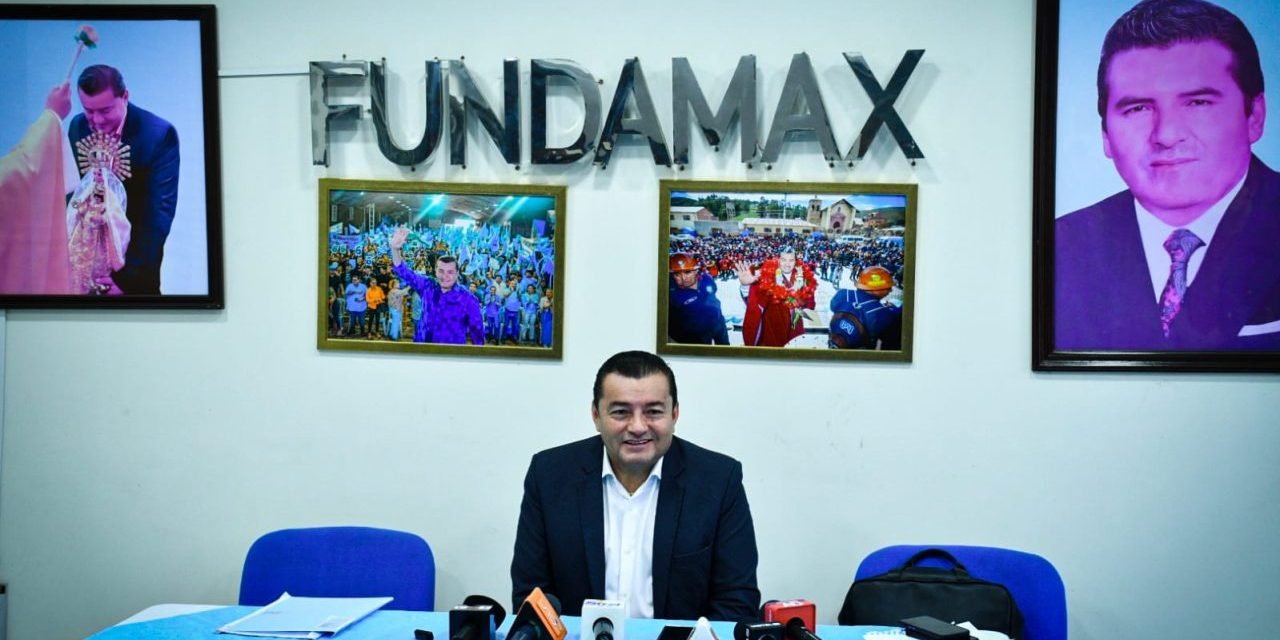 JHONNY FERNÁNDEZ CIERRA SU CAMPAÑA HOY EN SANTA CRUZ