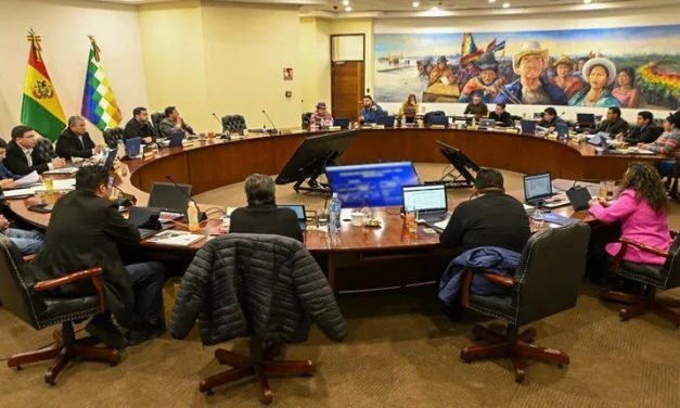 EL BUNKER PREVÉ FRACTURA INTERNA EN EL GABINETE DE LUIS ARCE POR CANDIDATURA DE DEL CASTILLO