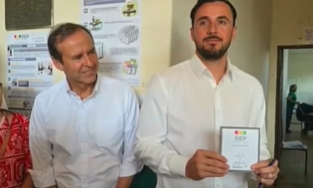 JP VELASCO VOTA EN SANTA CRUZ Y CONFÍA EN UN NUEVO CICLO POLÍTICO PARA EL PAÍS