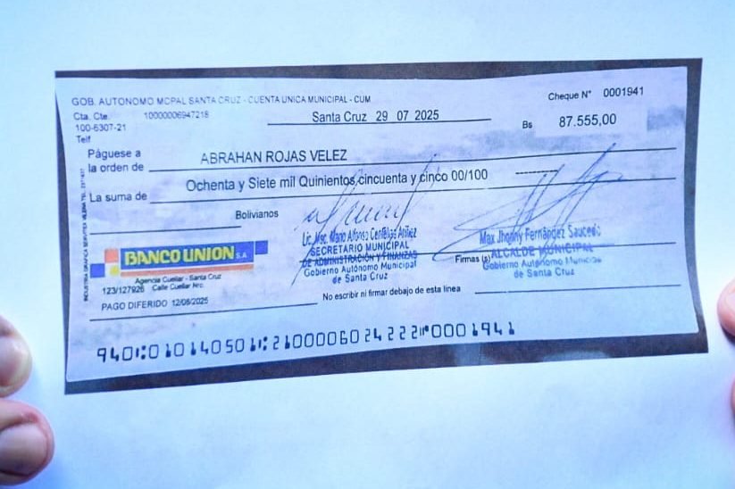 DETIENEN A HOMBRE QUE INTENTÓ COBRAR CHEQUE FALSO DEL MUNICIPIO
