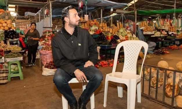 VELASCO LAMENTA QUE LARA NO SE PRESENTARA AL DEBATE Y SE EXCUSARA