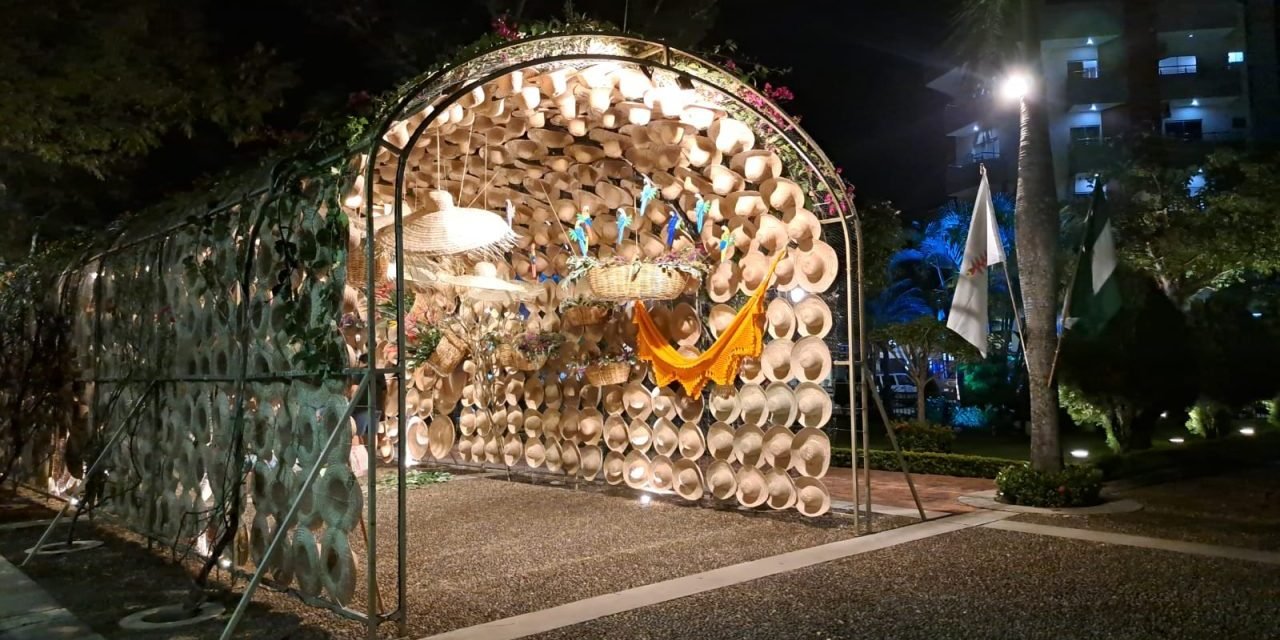 EL TÚNEL DE LA TRADICIÓN EN LA PLAZUELA DE LAS LUCES HONRA LAS RAÍCES CRUCEÑAS