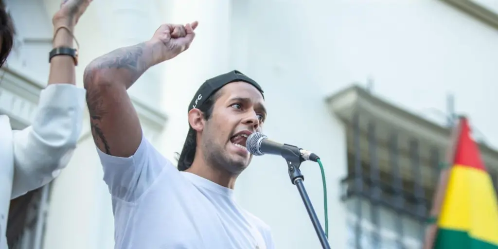 HIJO DE CAMACHO: “MI PADRE VOLVERÁ COMO UN HÉROE LEAL A SU PUEBLO”