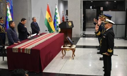 CRÍTICAS Y DUDAS POR CAMBIO DE ALTO MANDO MILITAR A DÍAS DE LAS ELECCIONES