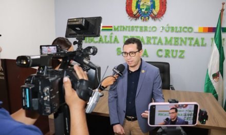 FISCALÍA DE SANTA CRUZ SOCIALIZA LEY PARA PROTEGER A NIÑOS Y ADOLESCENTES EN ESPACIOS DIGITALES