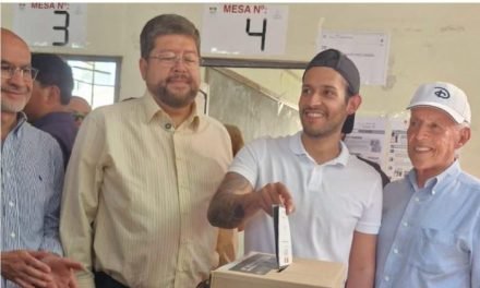 HIJO DE CAMACHO DENUNCIÓ POSIBLE MOTÍN EN CHONCHOCORO