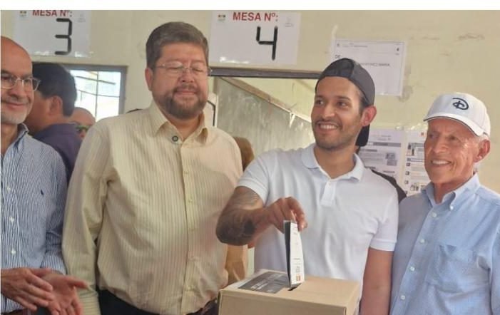 HIJO DE CAMACHO DENUNCIÓ POSIBLE MOTÍN EN CHONCHOCORO