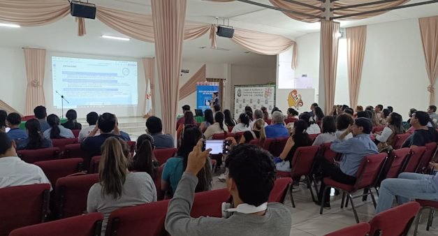 63 AFILIADOS DE CAUCRUZ SON CAPACITADOS POR EL SIN EN BANCARIZACIÓN