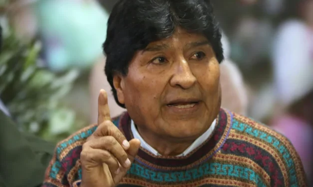 EVO MORALES VOTA EN EL TRÓPICO Y LANZA ACUSACIONES DE FRAUDE SIN EVIDENCIAS