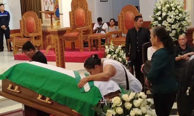ÚLTIMO ADIÓS A PERCY FERNÁNDEZ EN LA CATEDRAL