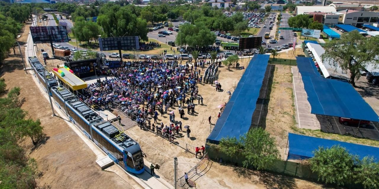 INAUGURAN LÍNEA AMARILLA DEL TREN METROPOLITANO EN COCHABAMBA