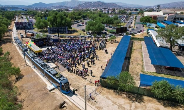 INAUGURAN LÍNEA AMARILLA DEL TREN METROPOLITANO EN COCHABAMBA