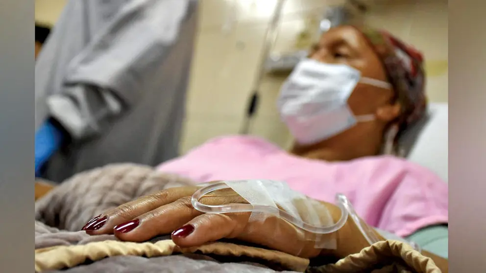 PACIENTES CON CÁNCER EXIGEN DISCULPAS A LARA TRAS POLÉMICA COMPARACIÓN