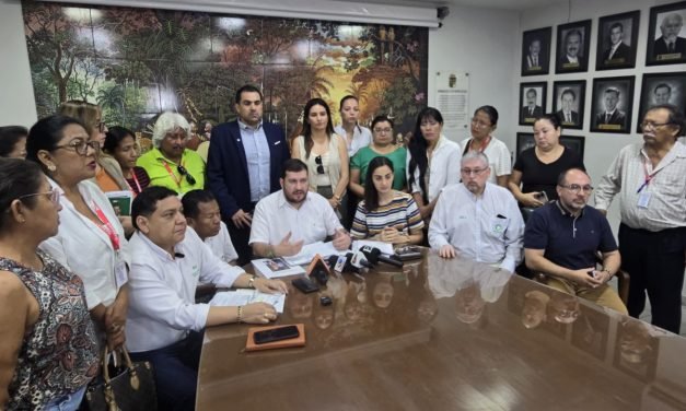 ACCIÓN DE LIBERTAD CONTRA ARCE Y SUS MINISTROS POR INCUMPLIR PAGOS DE DIÁLISIS