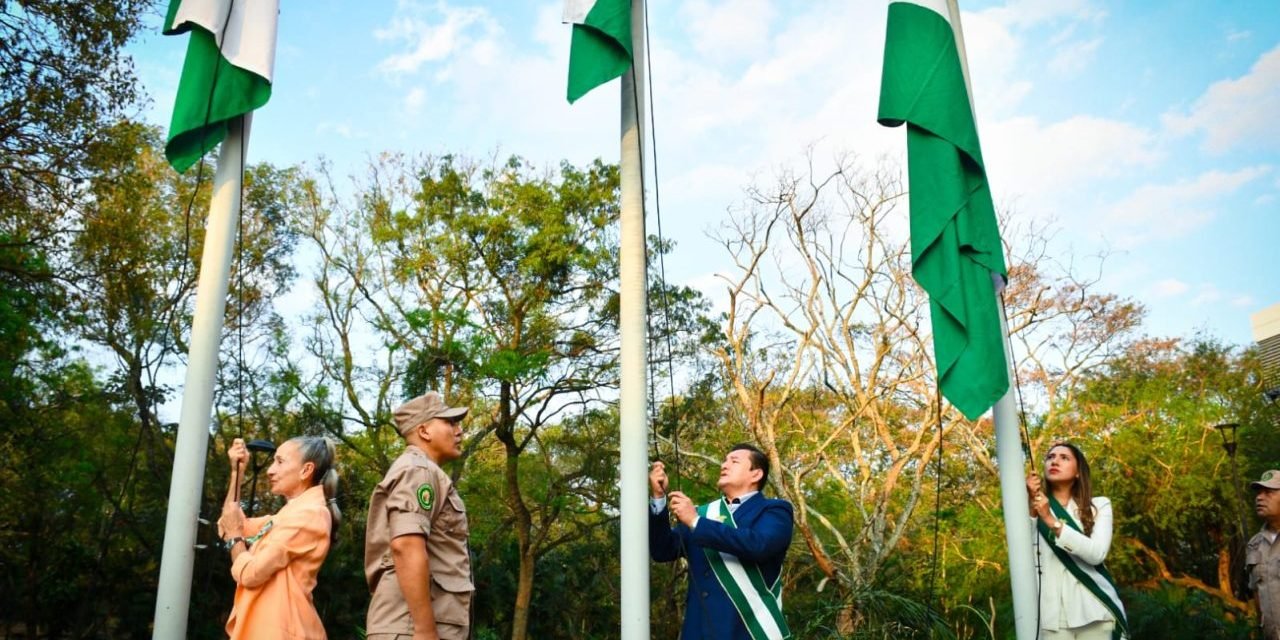 JHONNY FERNÁNDEZ ENCABEZA LOS ACTOS DEL MES CÍVICO EN SANTA CRUZ