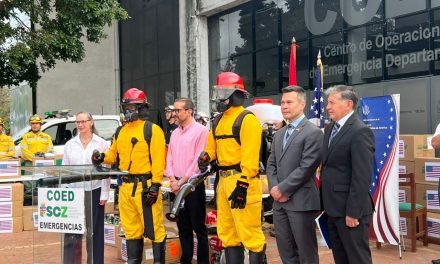 SANTA CRUZ RECIBE APOYO DE EE.UU. PARA COMBATIR INCENDIOS FORESTALES