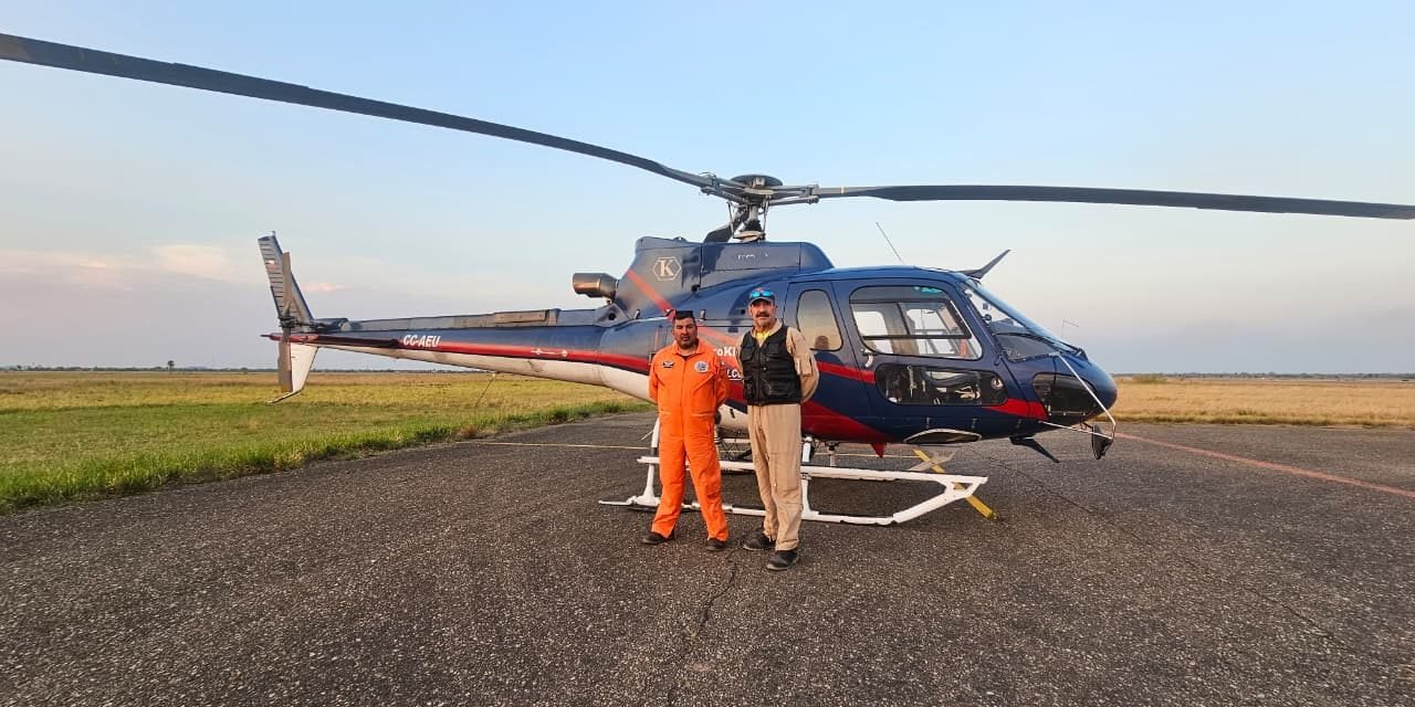 BOLIVIA RECIBE HELICÓPTERO DE CHILE PARA FORTALECER COMBATE DE INCENDIOS EN SANTA CRUZ