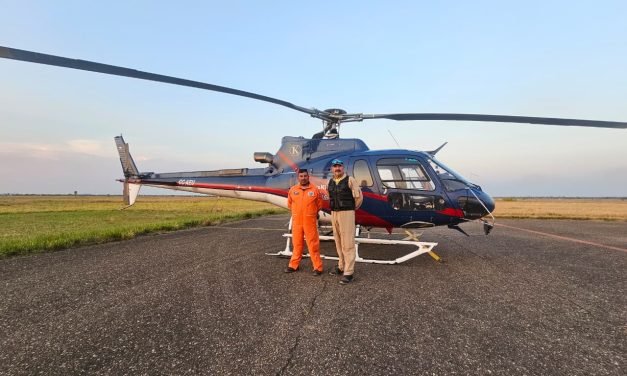 BOLIVIA RECIBE HELICÓPTERO DE CHILE PARA FORTALECER COMBATE DE INCENDIOS EN SANTA CRUZ